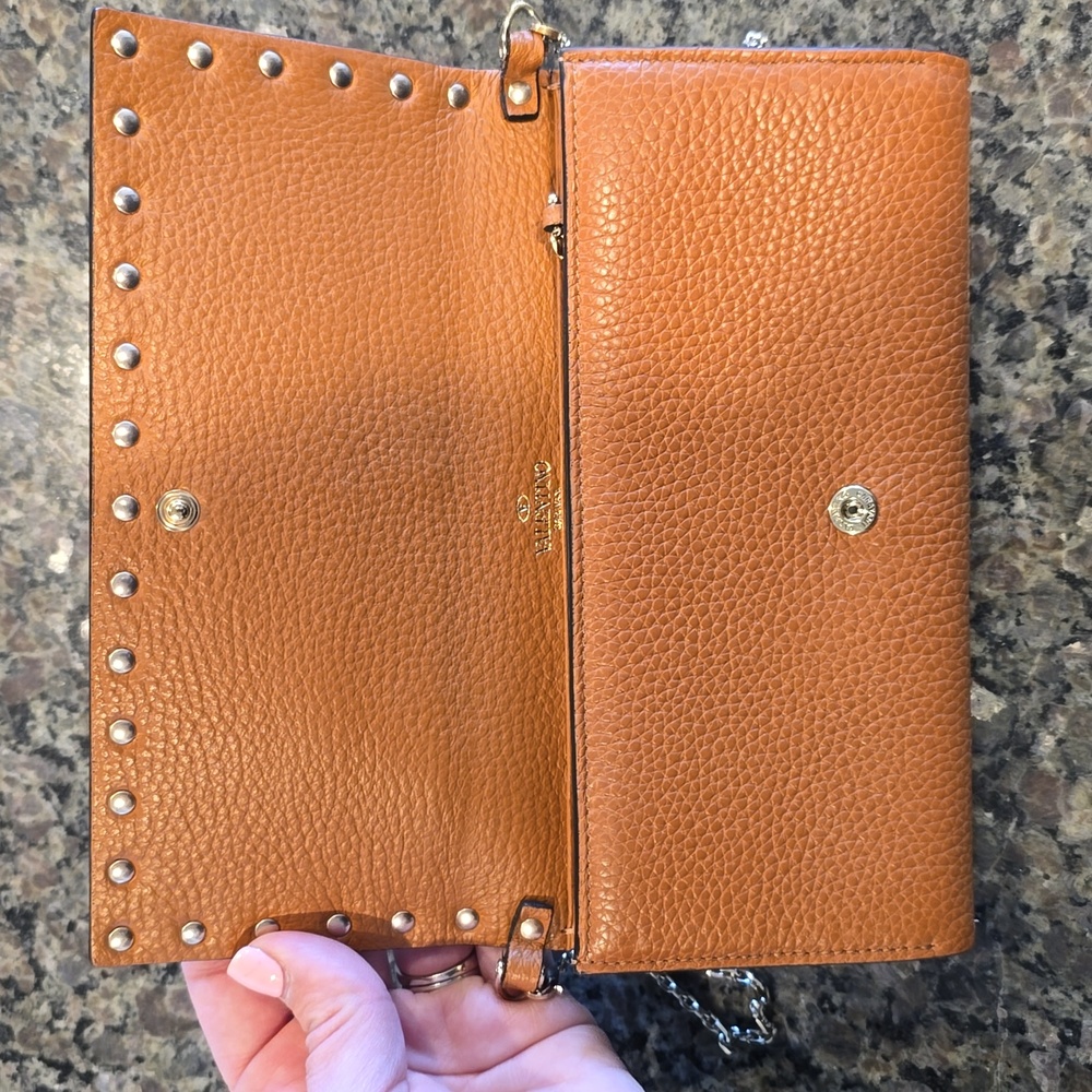 Valentino Garavani Rock Stud Continental Wallet On Chain - Picture 6 of 16